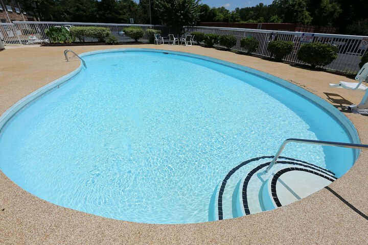 Pool 9 of 37