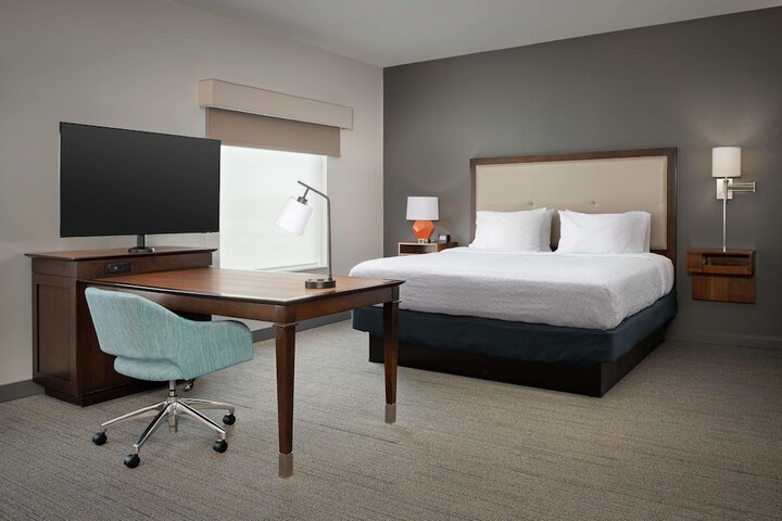 Room 12 of 34