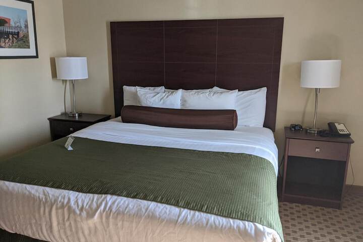 Cobblestone Inn & Suites - Winterset IA