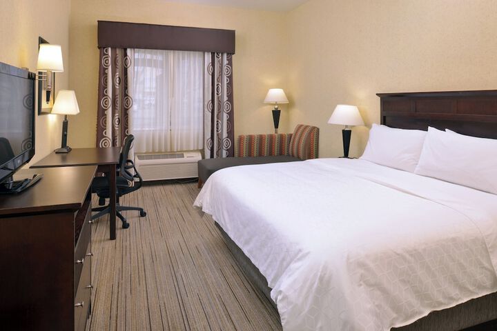 Room 30 of 48
