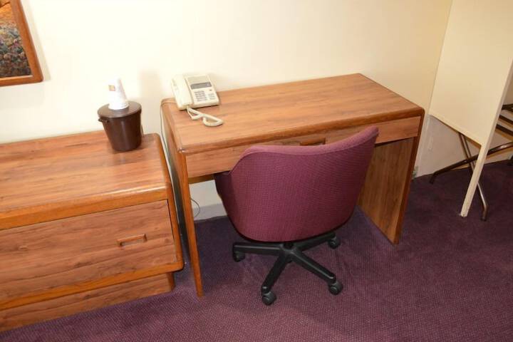 Room 16 of 38