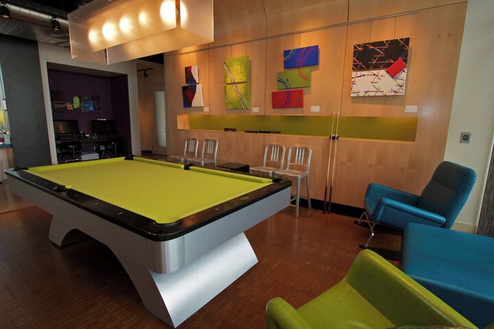 Lounge 36 of 50