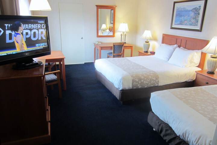 Room 27 of 38