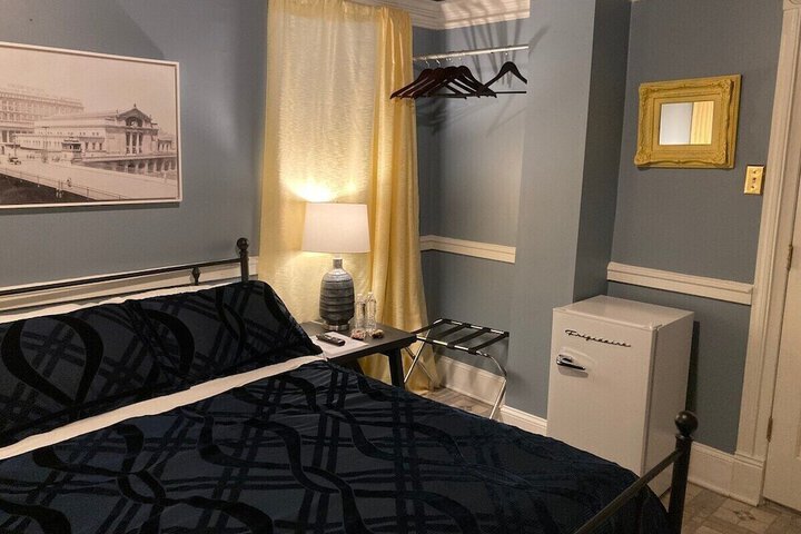 Room 35 of 102