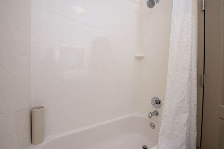 Room 12 of 34