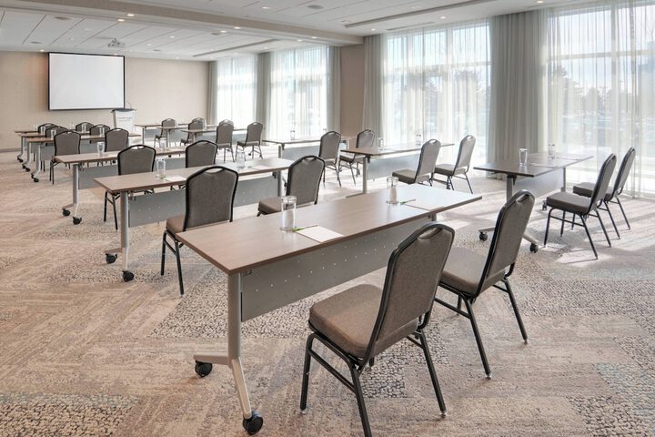 Courtyard by Marriott Burlington