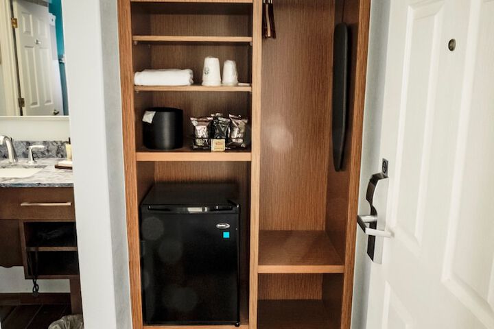 Room 28 of 67