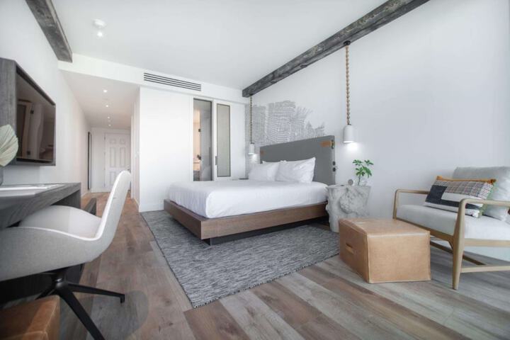 Room 17 of 41