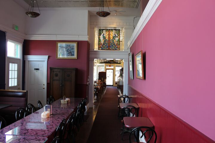 Dining 47 of 51