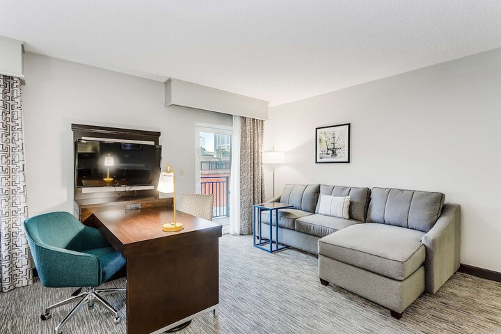 Hampton Inn & Suites Mobile- Downtown Historic District
