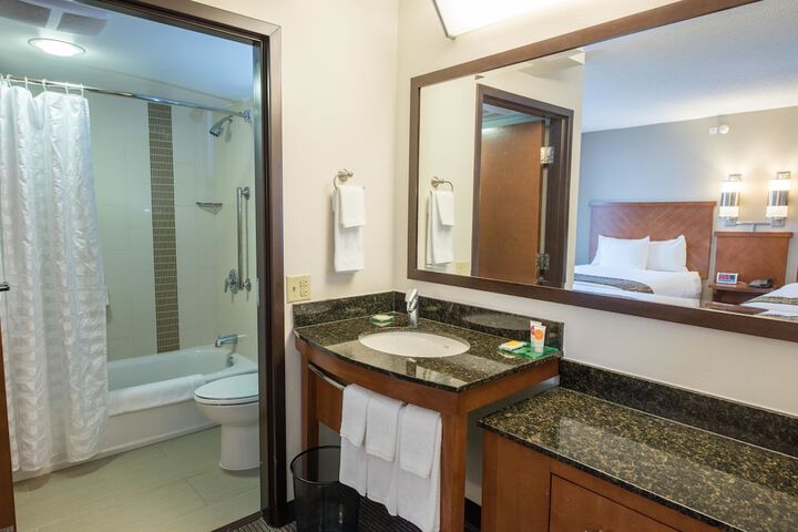 Room 32 of 48