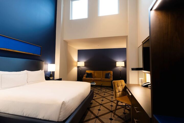 Room 13 of 53