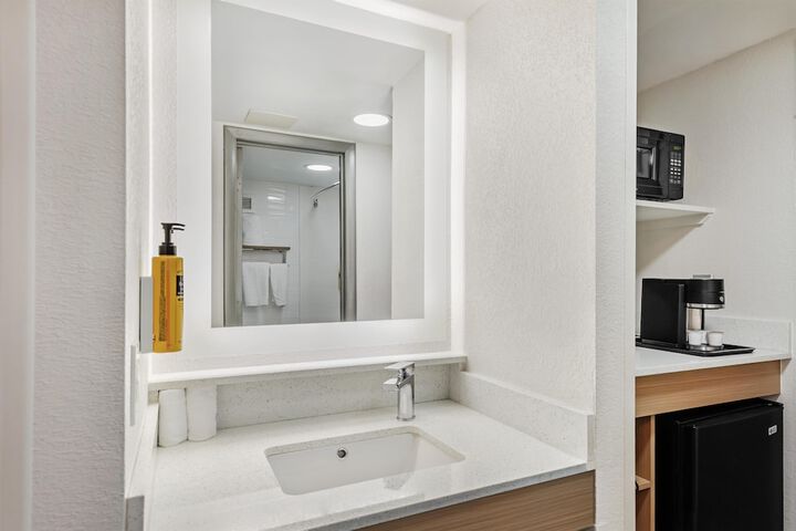 Best Western PLUS Executive Hotel