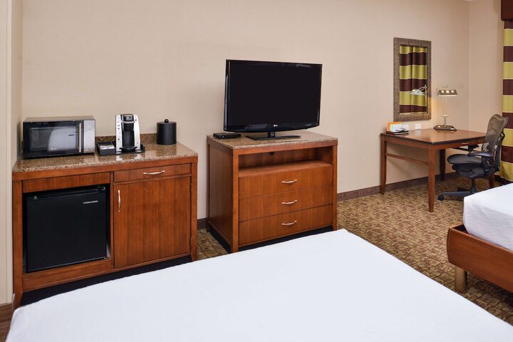 Room 53 of 82