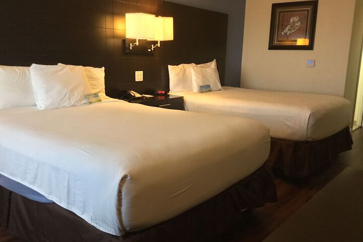 Days Inn & Suites by Wyndham Galveston West / Seawall
