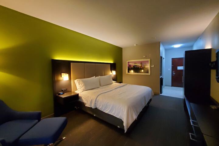 Holiday Inn Express Hotel & Suites Pearland by IHG