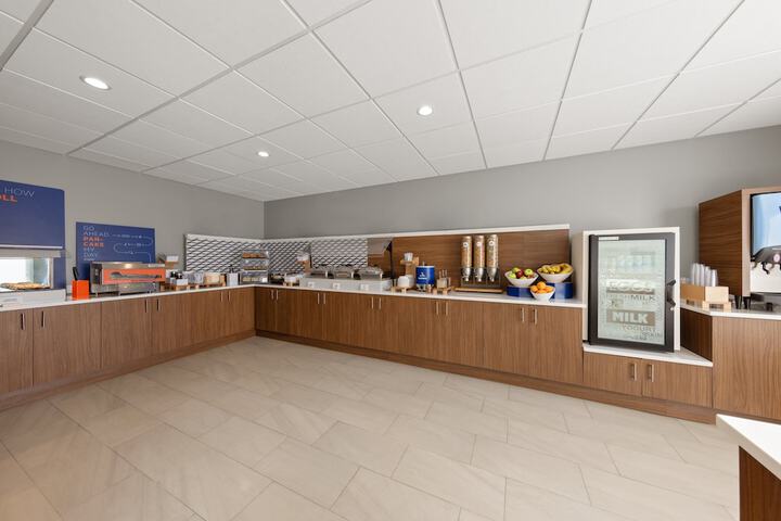 Holiday Inn Express Hotel & Suites Danbury - I-84 by IHG