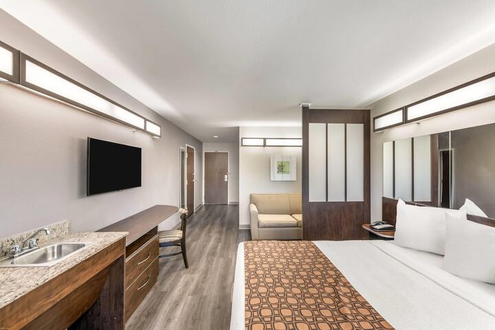 Microtel Inn & Suites by Wyndham Pearl River / Slidell