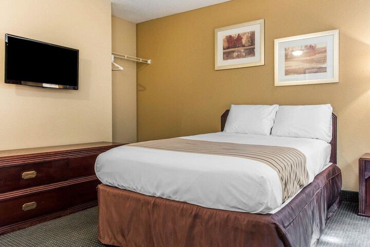 Room 17 of 32