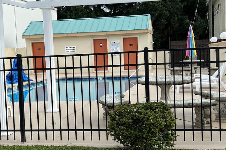 Pool 35 of 91