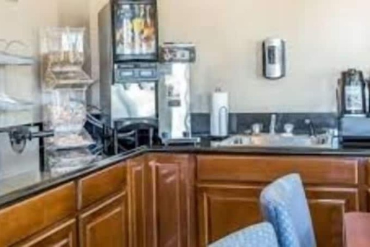 Riverton Inn & Suites