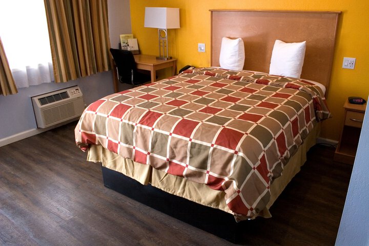 Room 22 of 35