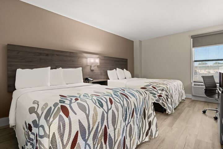 Room 28 of 40