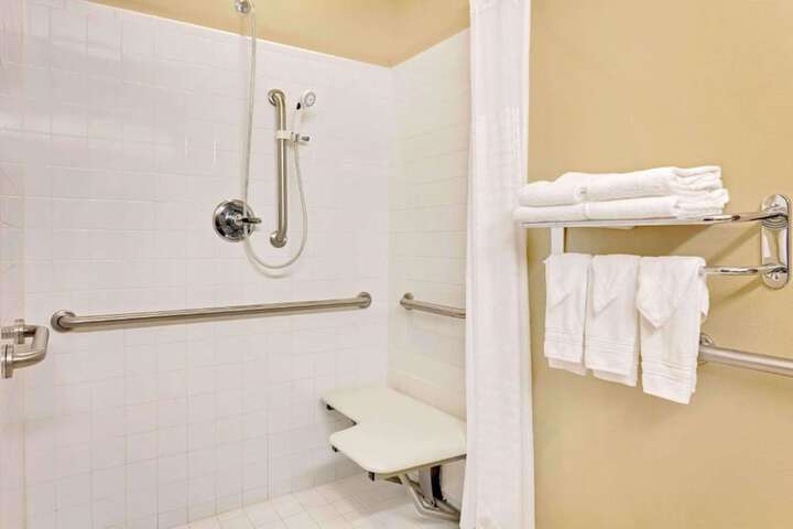 Microtel by Wyndham Perry National Fairground Area I-75