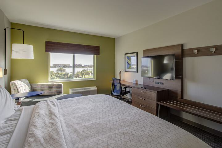 Room 15 of 60