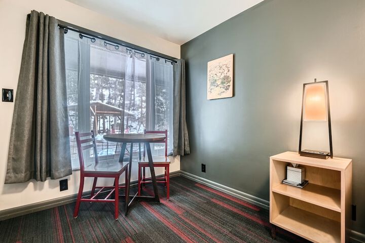 Room 42 of 137