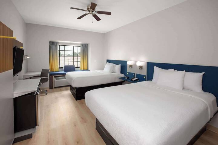 Room 16 of 28