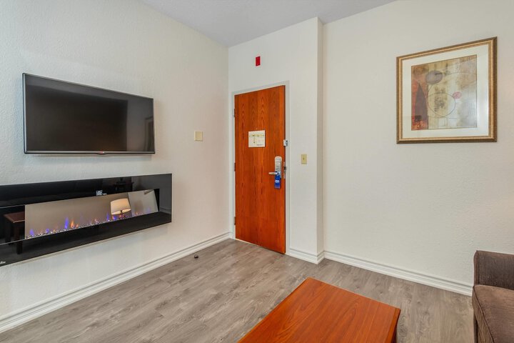 Comfort Inn & Suites Thousand Islands Harbour District