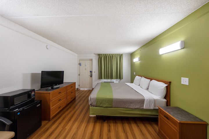 Room 16 of 34