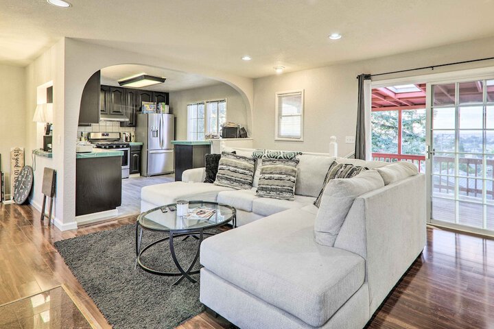Castro Valley Home w / Bay Area Views!