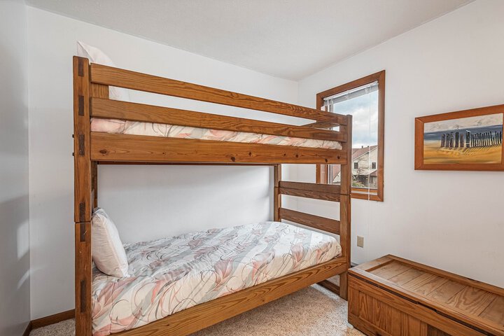 Room 13 of 28
