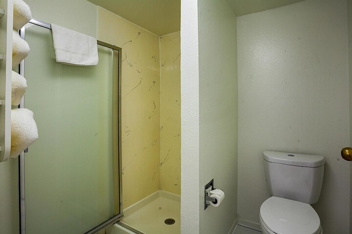 Room 24 of 31