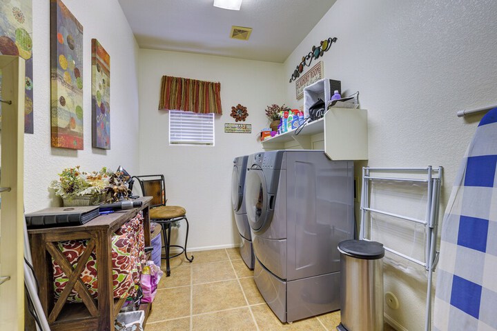 Spacious Maricopa Home Rental w / Pool & Hot Tub!