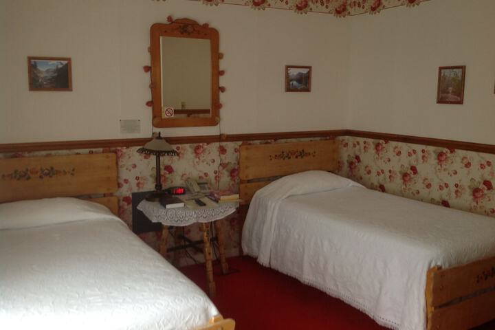 Room 12 of 44