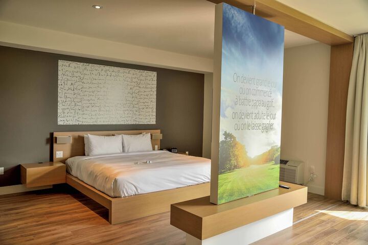 Room 32 of 54