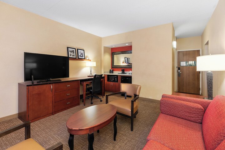 Courtyard by Marriott Toledo Airport Holland