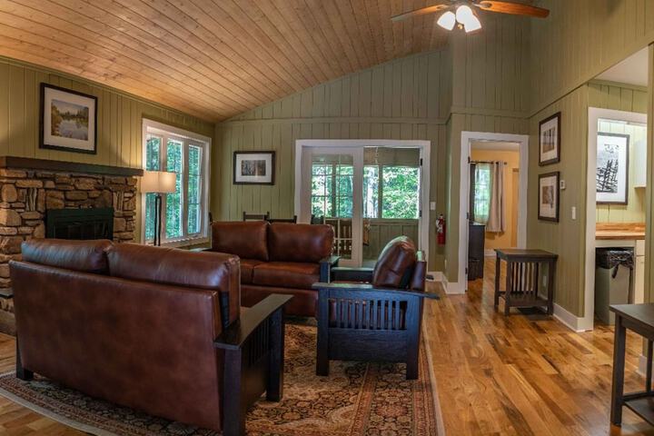 Kanuga Inn & Lodging
