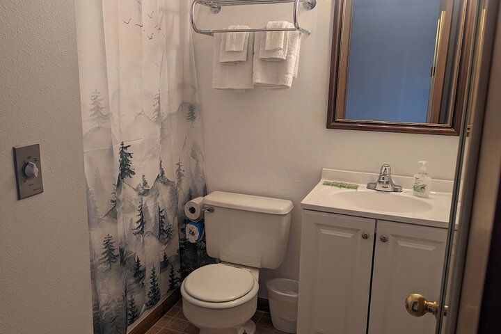 Room 11 of 16