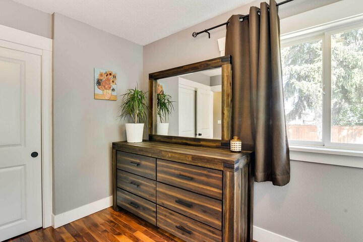 Charming Portland Home Walk to Light Rail!