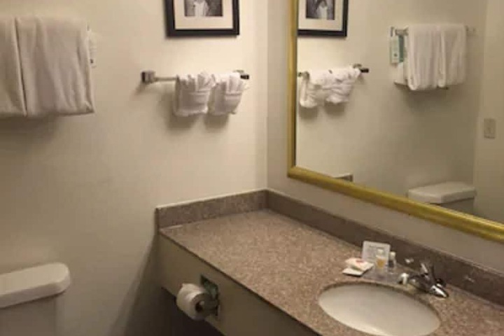 Room 26 of 37