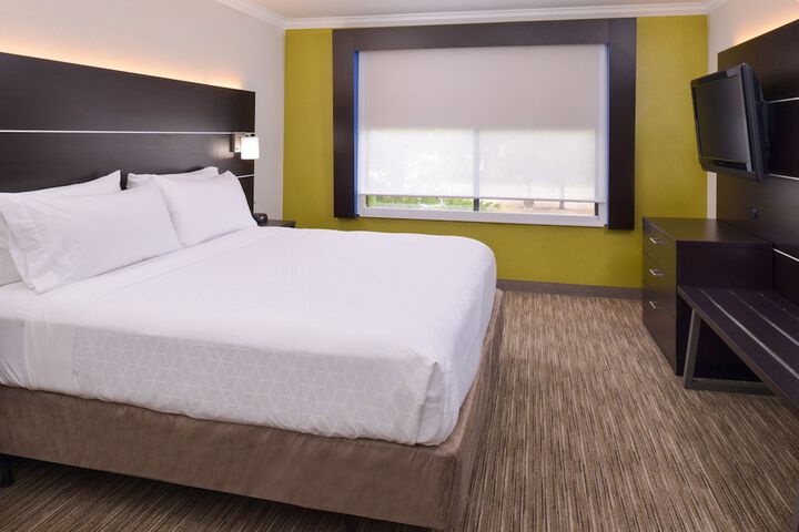 Room 14 of 26