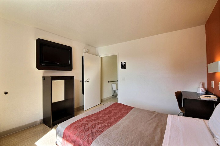Room 20 of 35