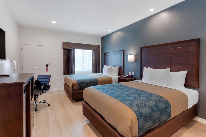 Room 17 of 30