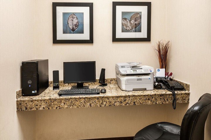 Business Center 34 of 34