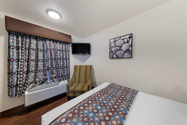 Room 107 of 131