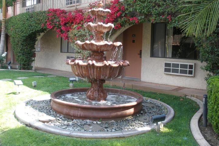 Garden Inn & Suites